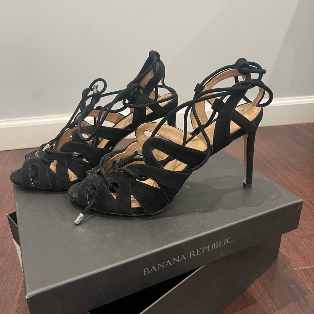 Banana Republic Suede Jenne Heel - Black- New